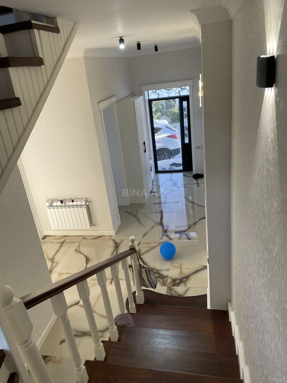 Kirayə verilir 6 otaqlı həyət evi 240 m²