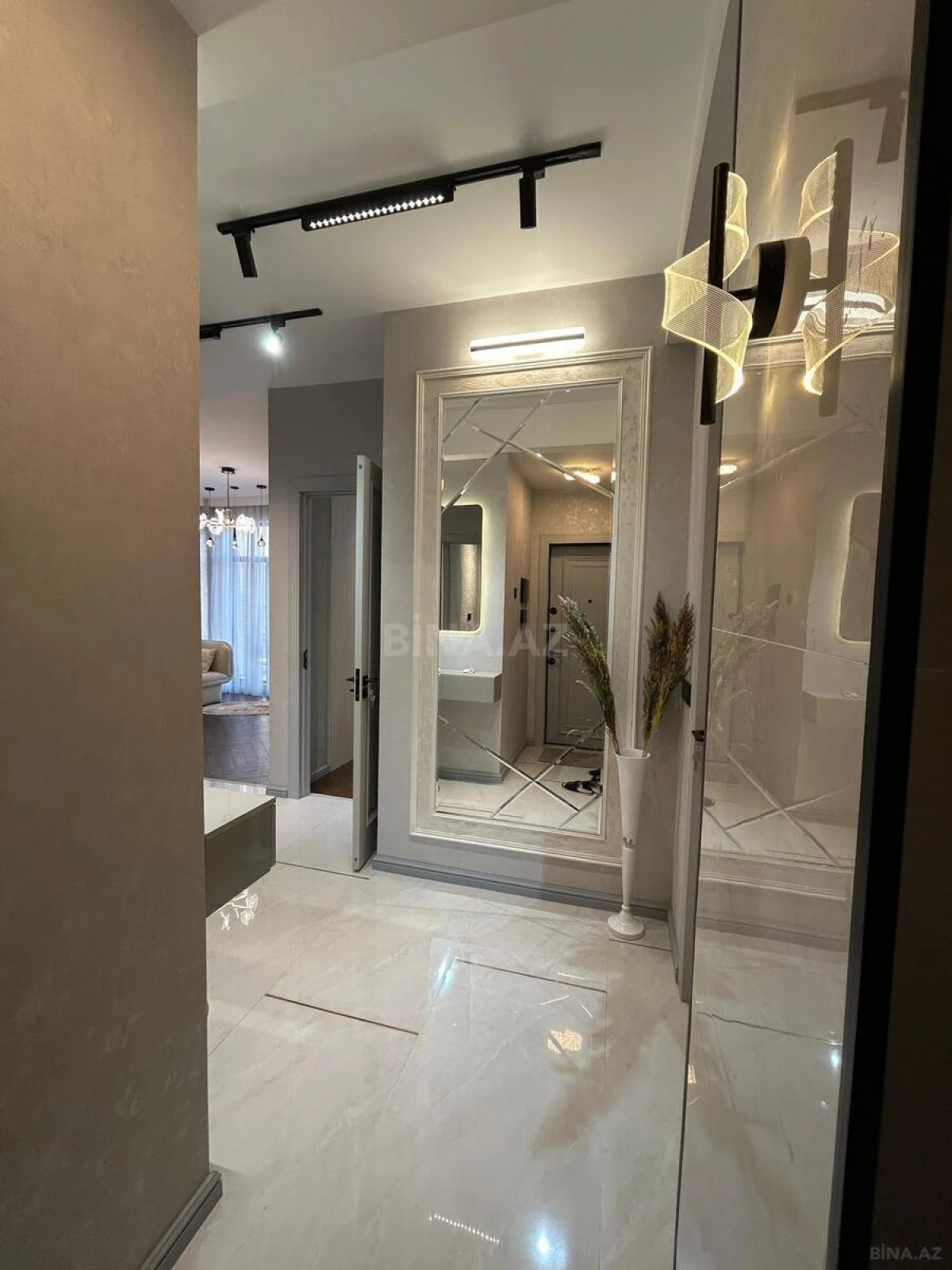 Satılır 2 otaqlı mənzil 60 m²