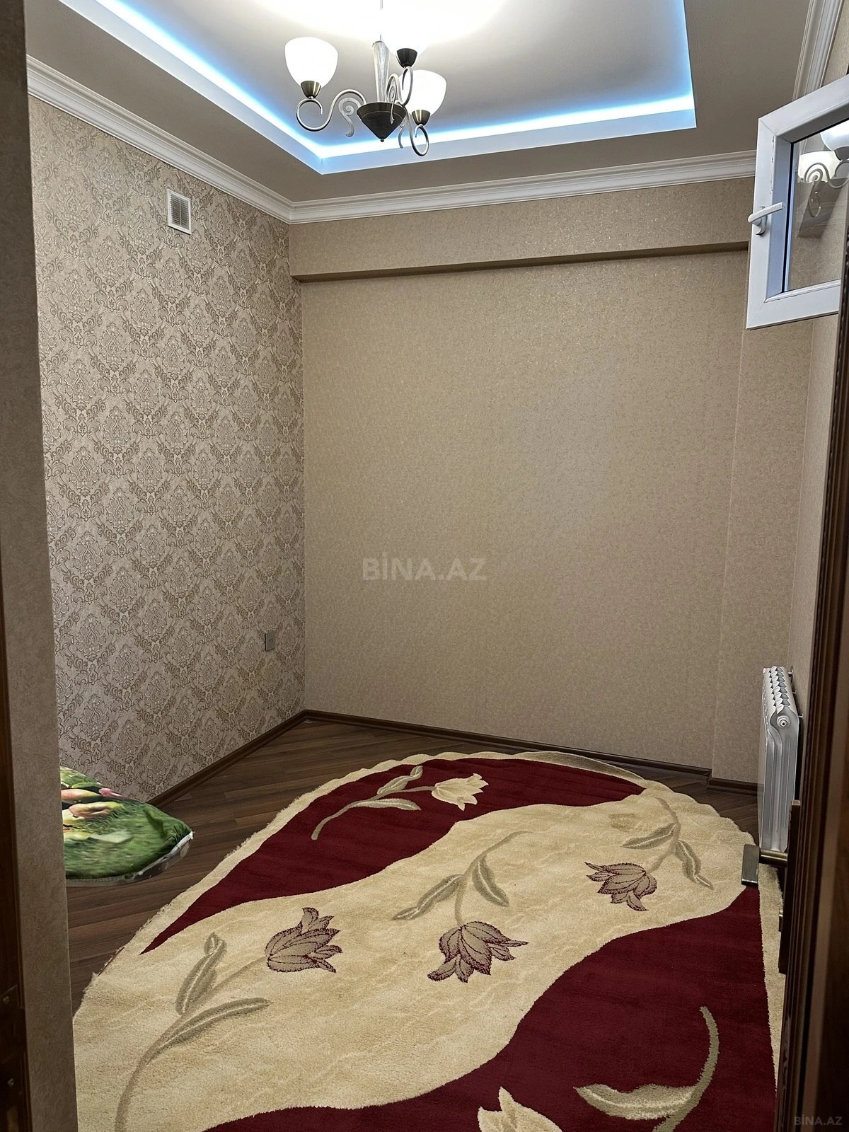 Satılır 2 otaqlı mənzil 93 m²