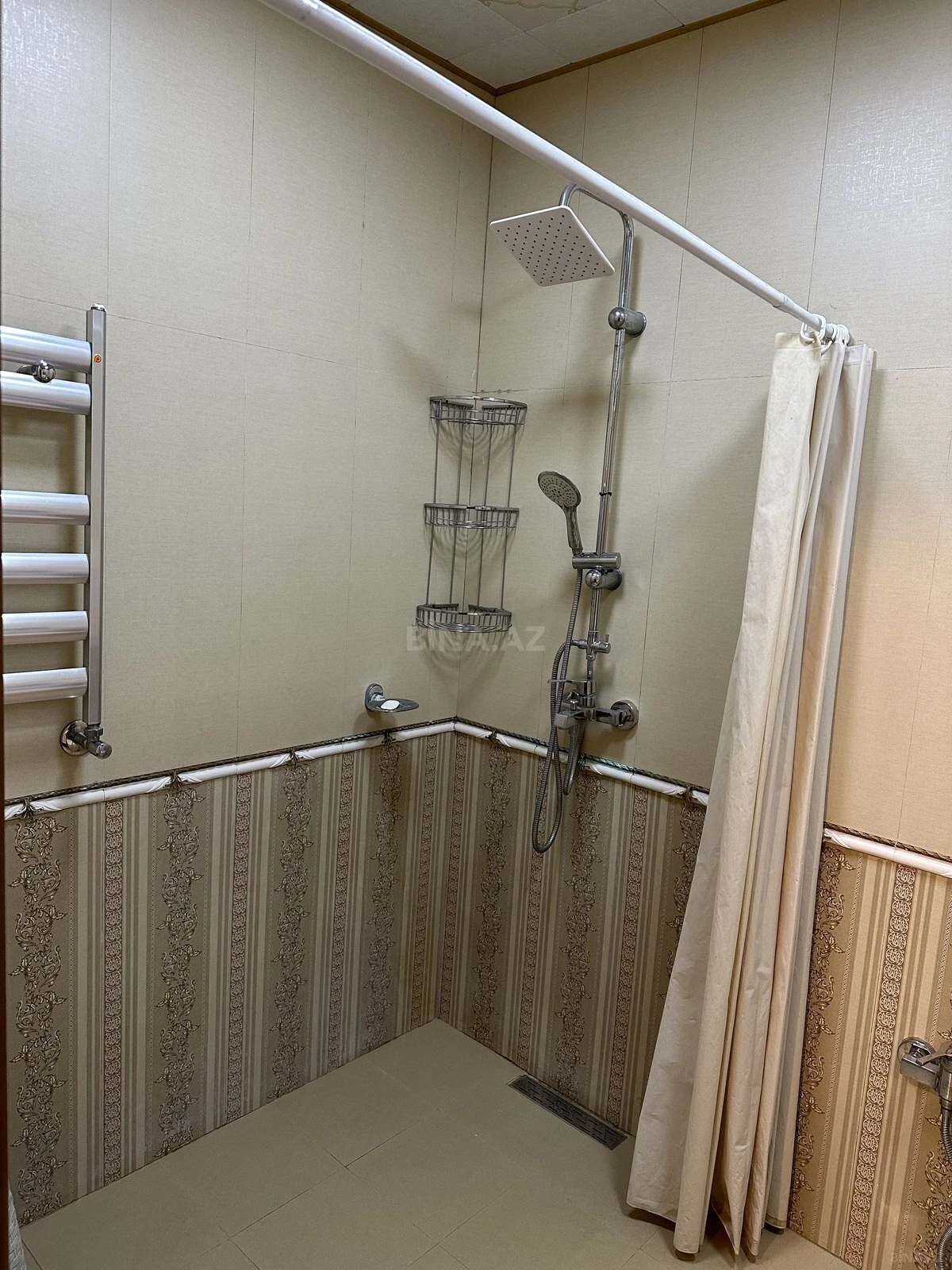 Satılır 2 otaqlı mənzil 93 m²