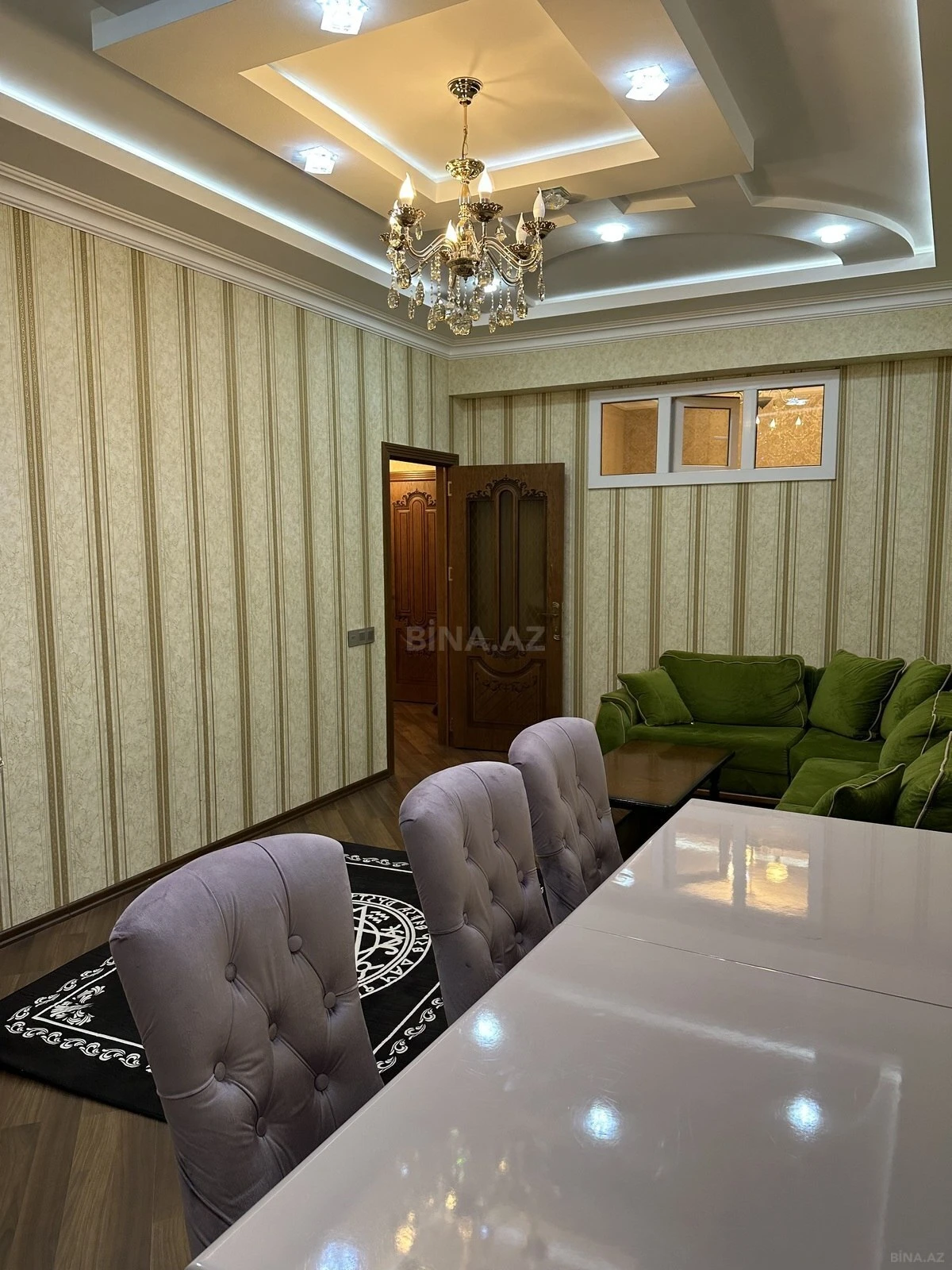 Satılır 2 otaqlı mənzil 93 m²
