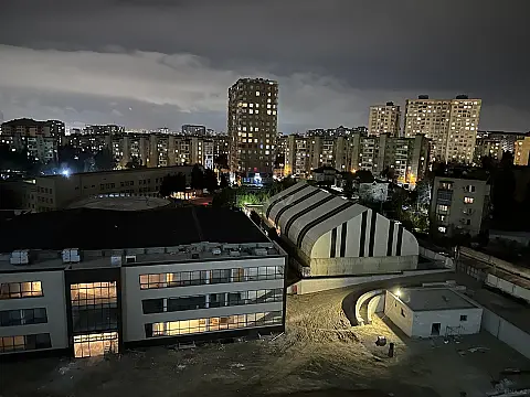 Satılır 2 otaqlı mənzil 93 m²