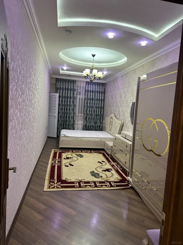 Satılır 2 otaqlı mənzil 93 m²