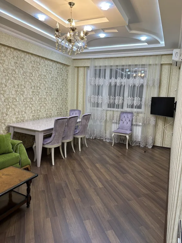 Satılır 2 otaqlı mənzil 93 m²