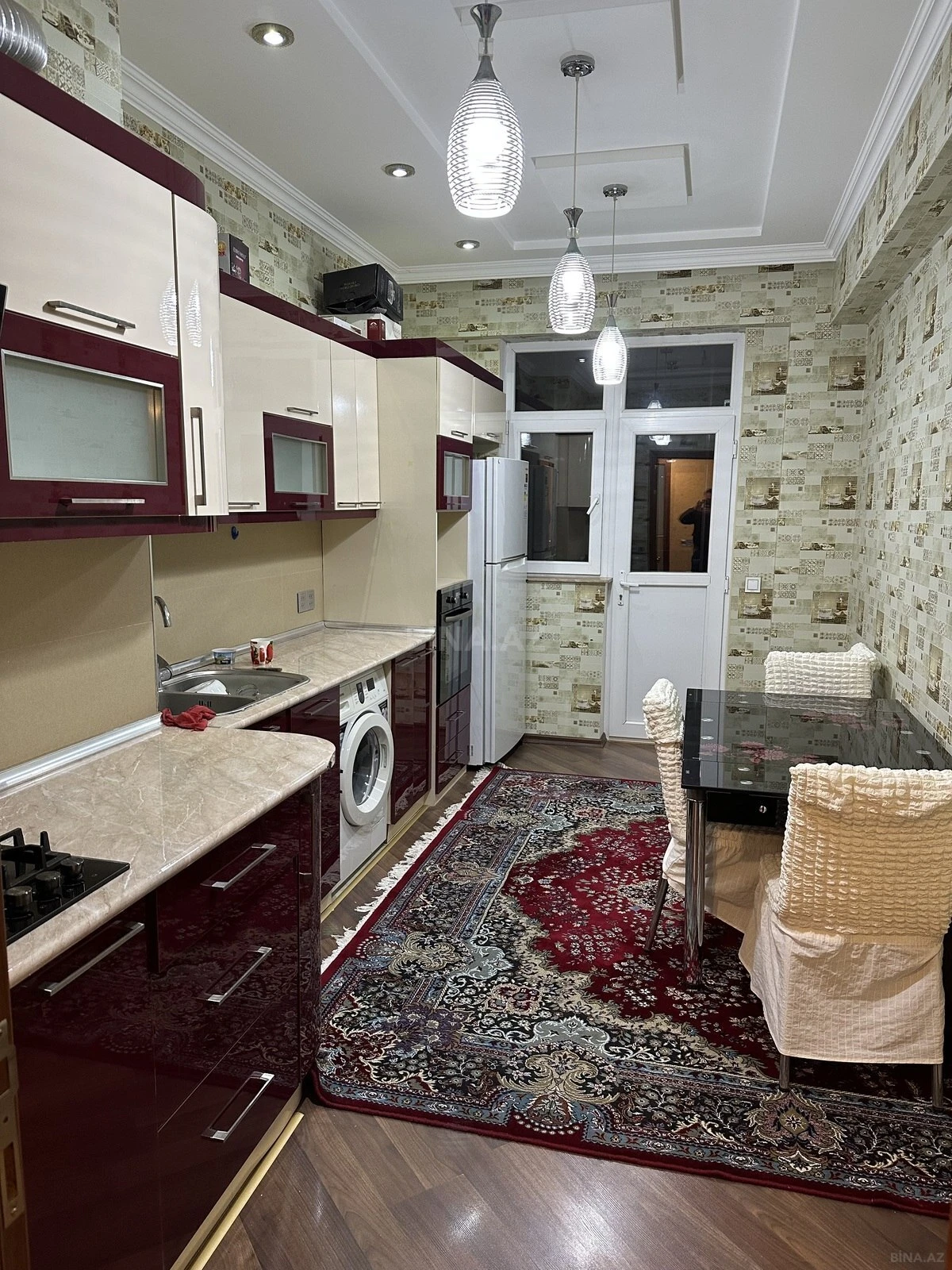 Satılır 2 otaqlı mənzil 93 m²