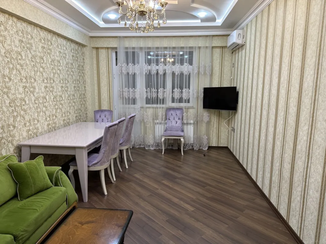 Satılır 2 otaqlı mənzil 93 m²