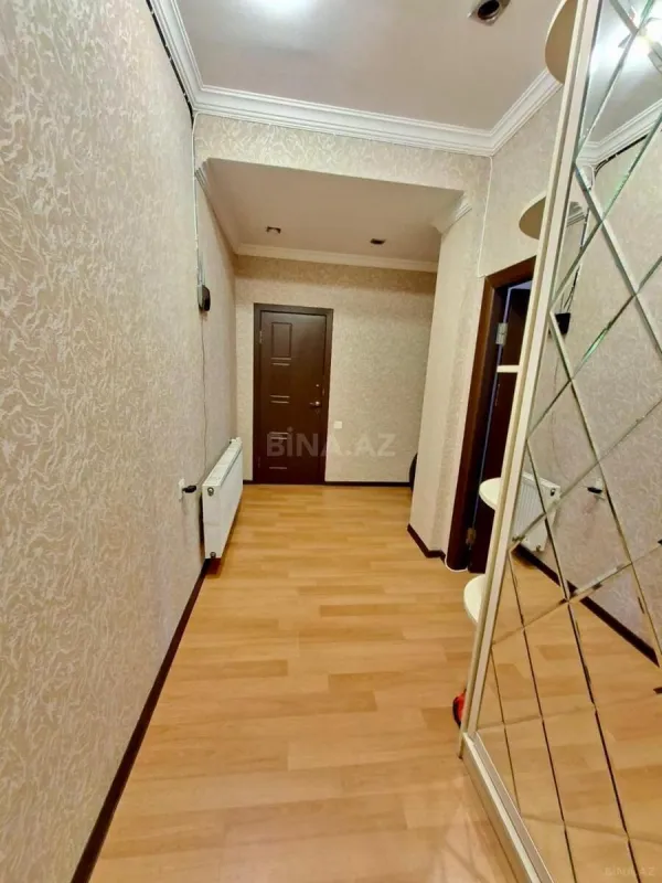 Satılır 2 otaqlı mənzil 67.7 m²