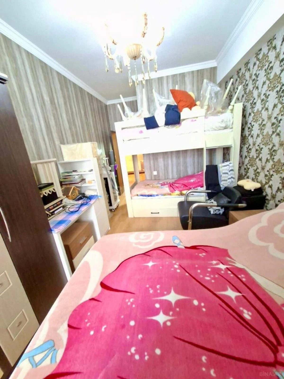 Satılır 2 otaqlı mənzil 67.7 m²