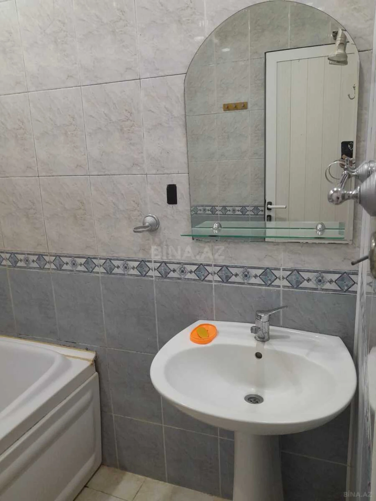 Kirayə verilir 2 otaqlı mənzil 50 m²