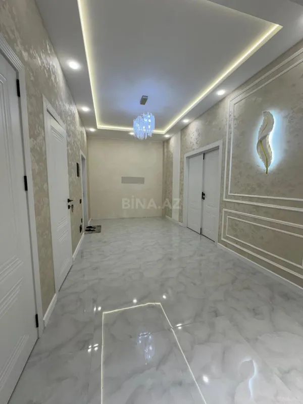 Satılır 3 otaqlı mənzil 135 m²