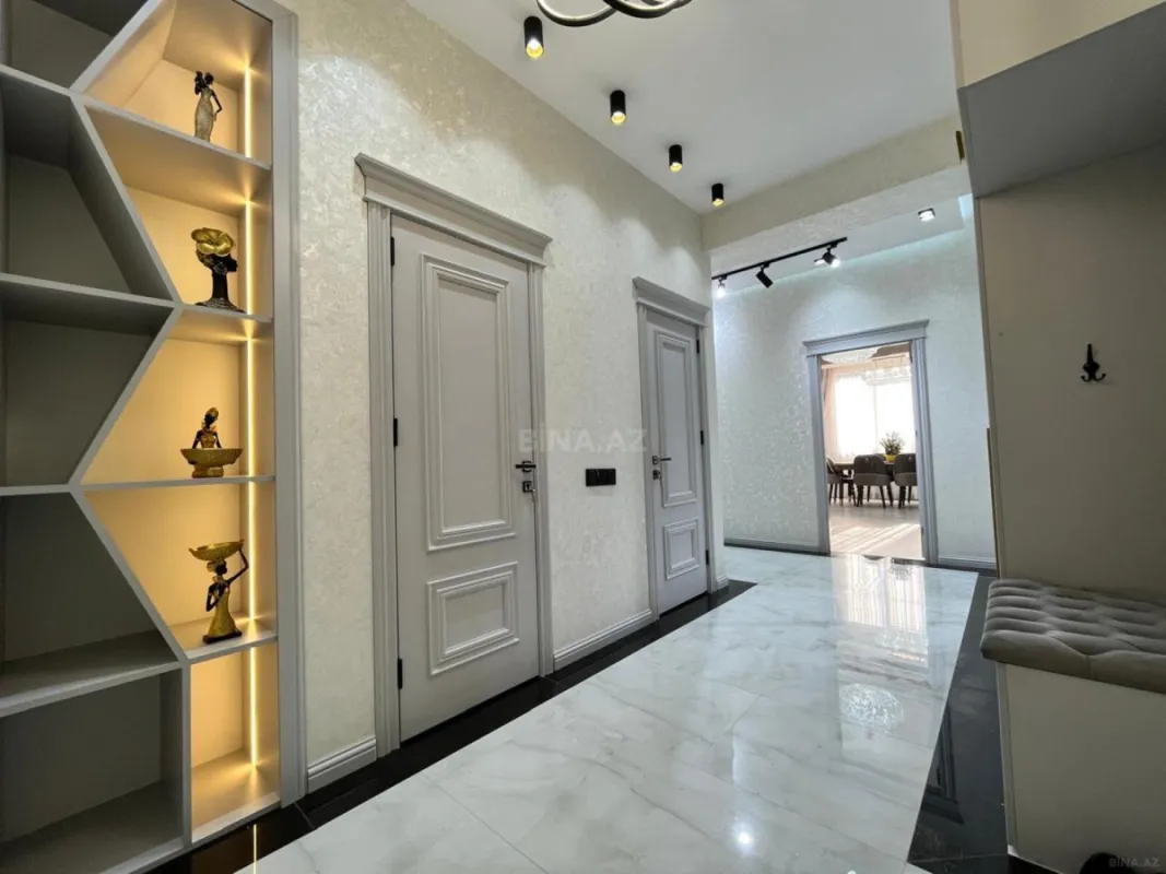 Satılır 3 otaqlı mənzil 154 m²