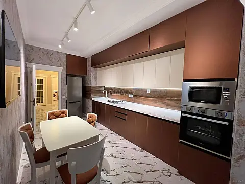 Kirayə verilir 3 otaqlı mənzil 138 m²