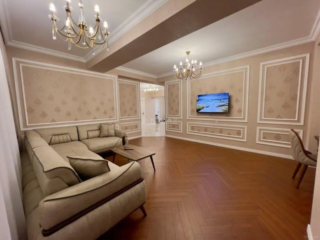 Kirayə verilir 3 otaqlı mənzil 138 m²