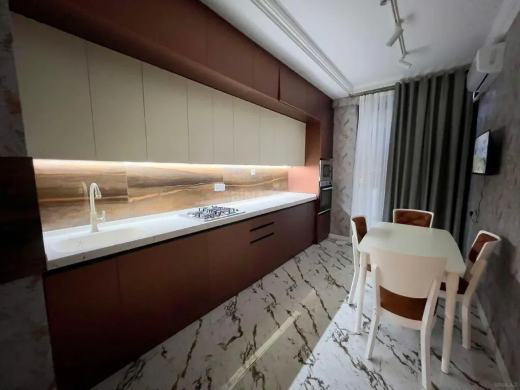 Kirayə verilir 3 otaqlı mənzil 138 m²