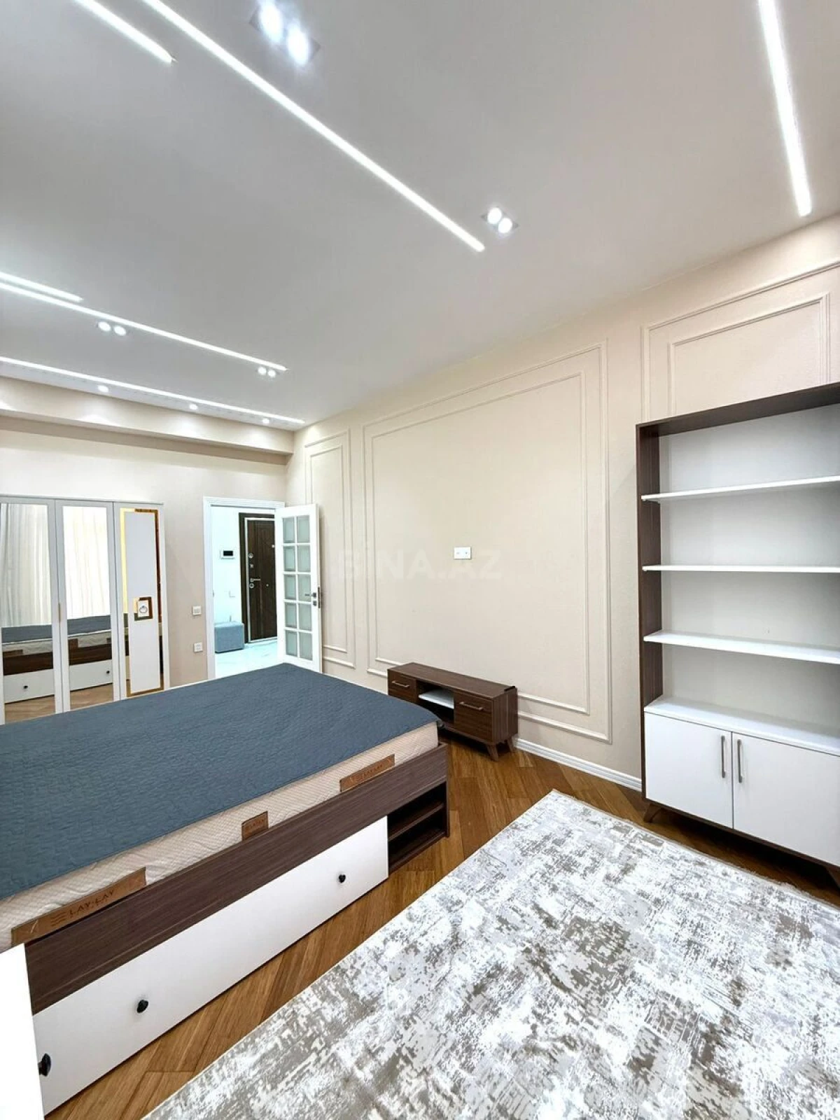 Kirayə verilir 2 otaqlı mənzil 77 m²