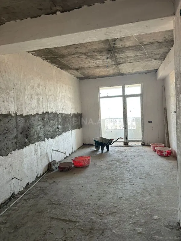 Satılır 3 otaqlı mənzil 132 m²