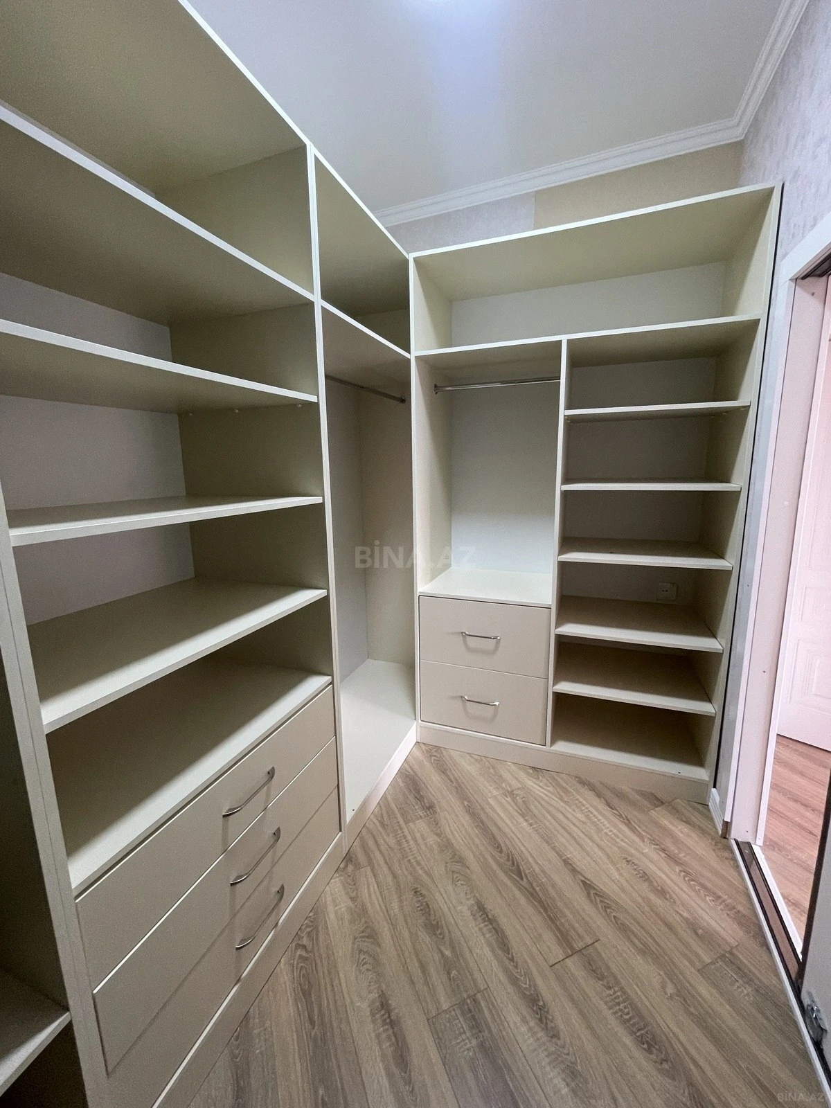 Satılır 6 otaqlı həyət evi 430 m²