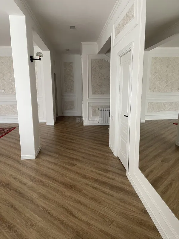 Satılır 6 otaqlı həyət evi 430 m²