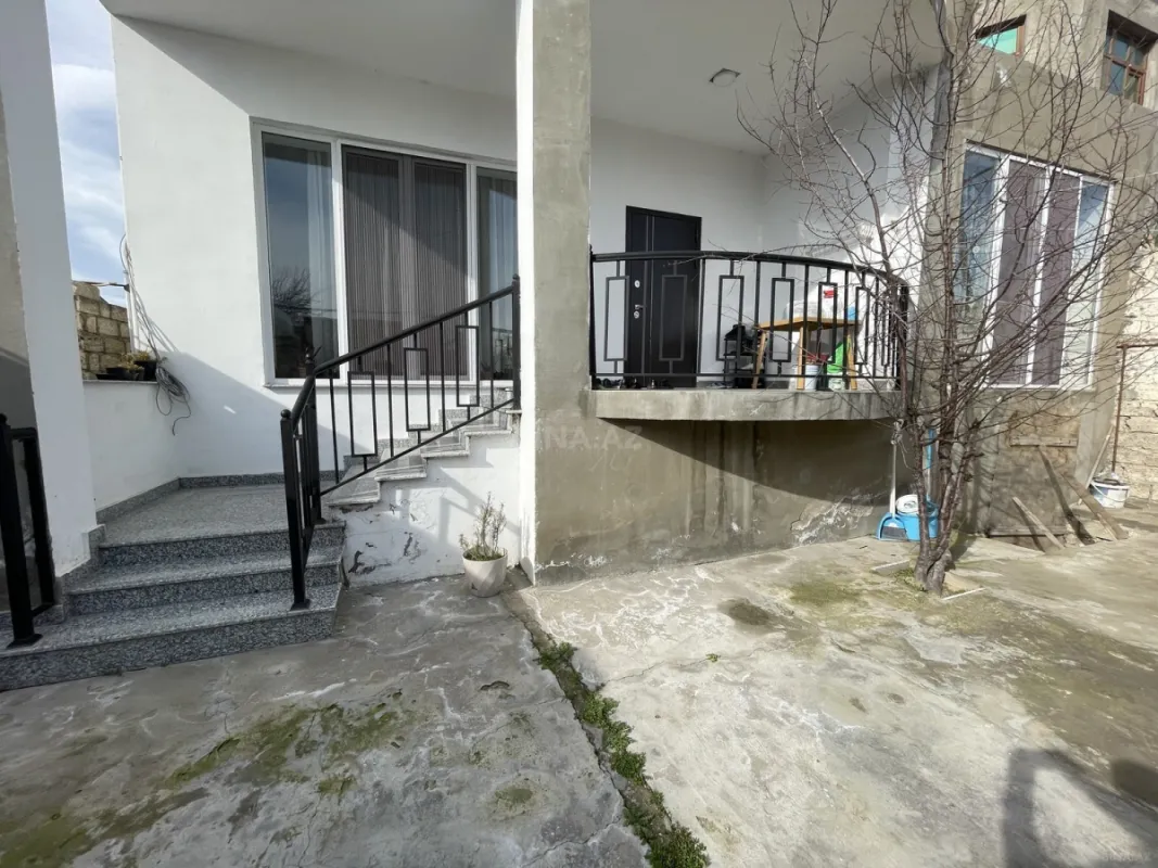 Satılır 6 otaqlı həyət evi 430 m²