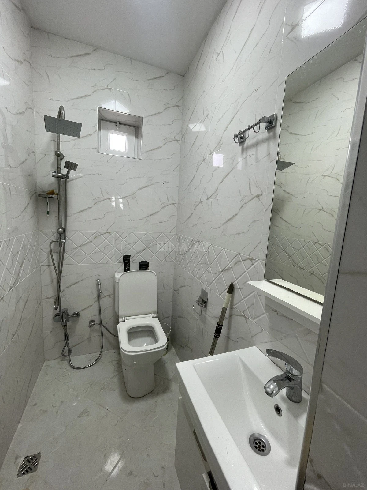 Satılır 6 otaqlı həyət evi 430 m²