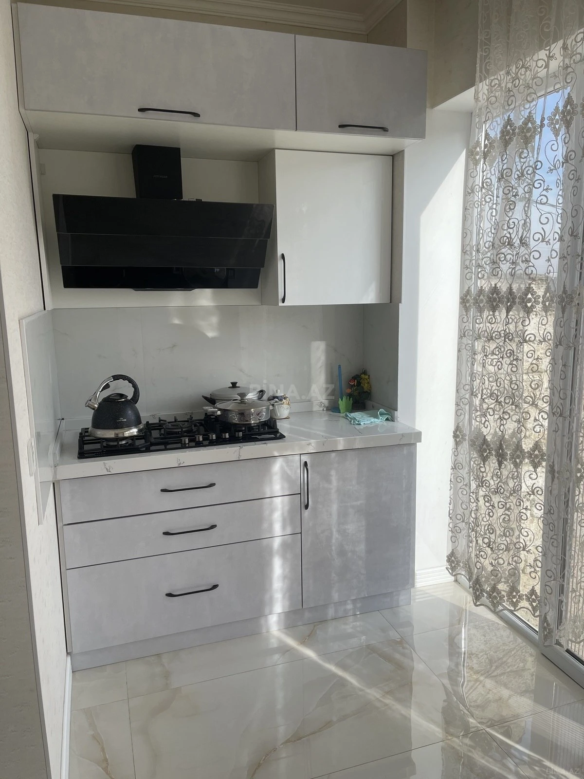 Satılır 6 otaqlı həyət evi 430 m²