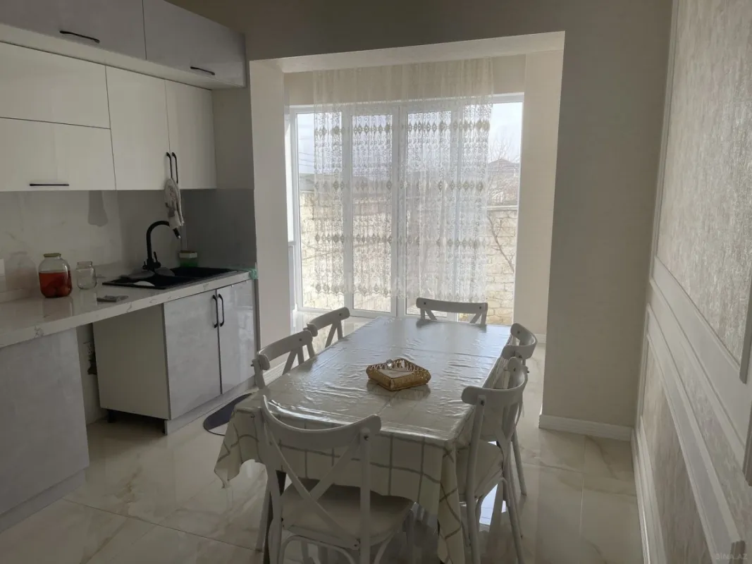 Satılır 6 otaqlı həyət evi 430 m²