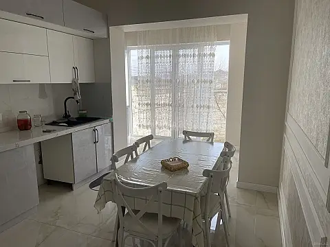 Satılır 6 otaqlı həyət evi 430 m²