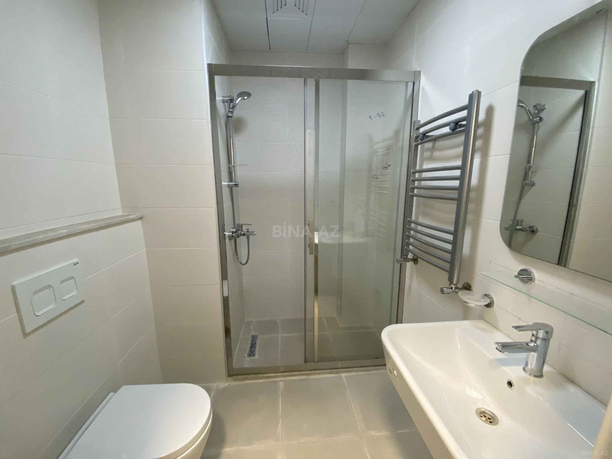 Satılır 3 otaqlı mənzil 106.8 m²