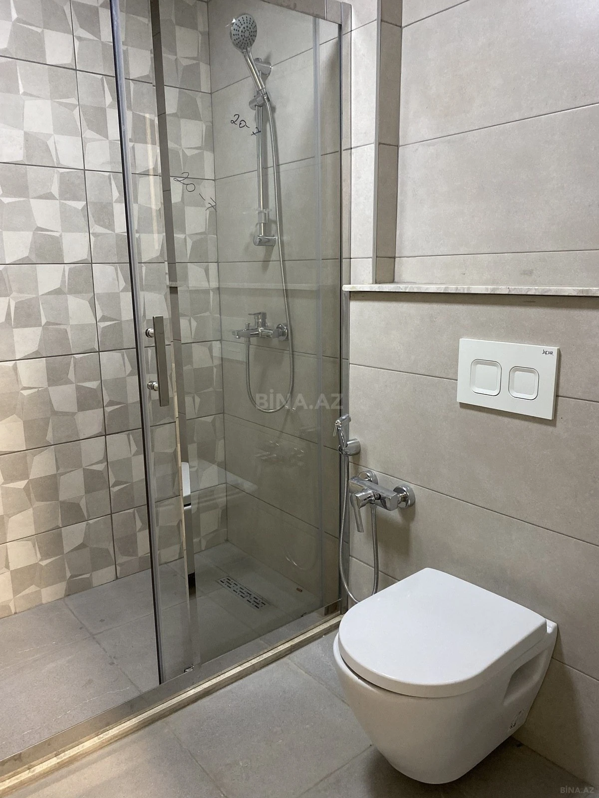 Satılır 3 otaqlı mənzil 106.8 m²