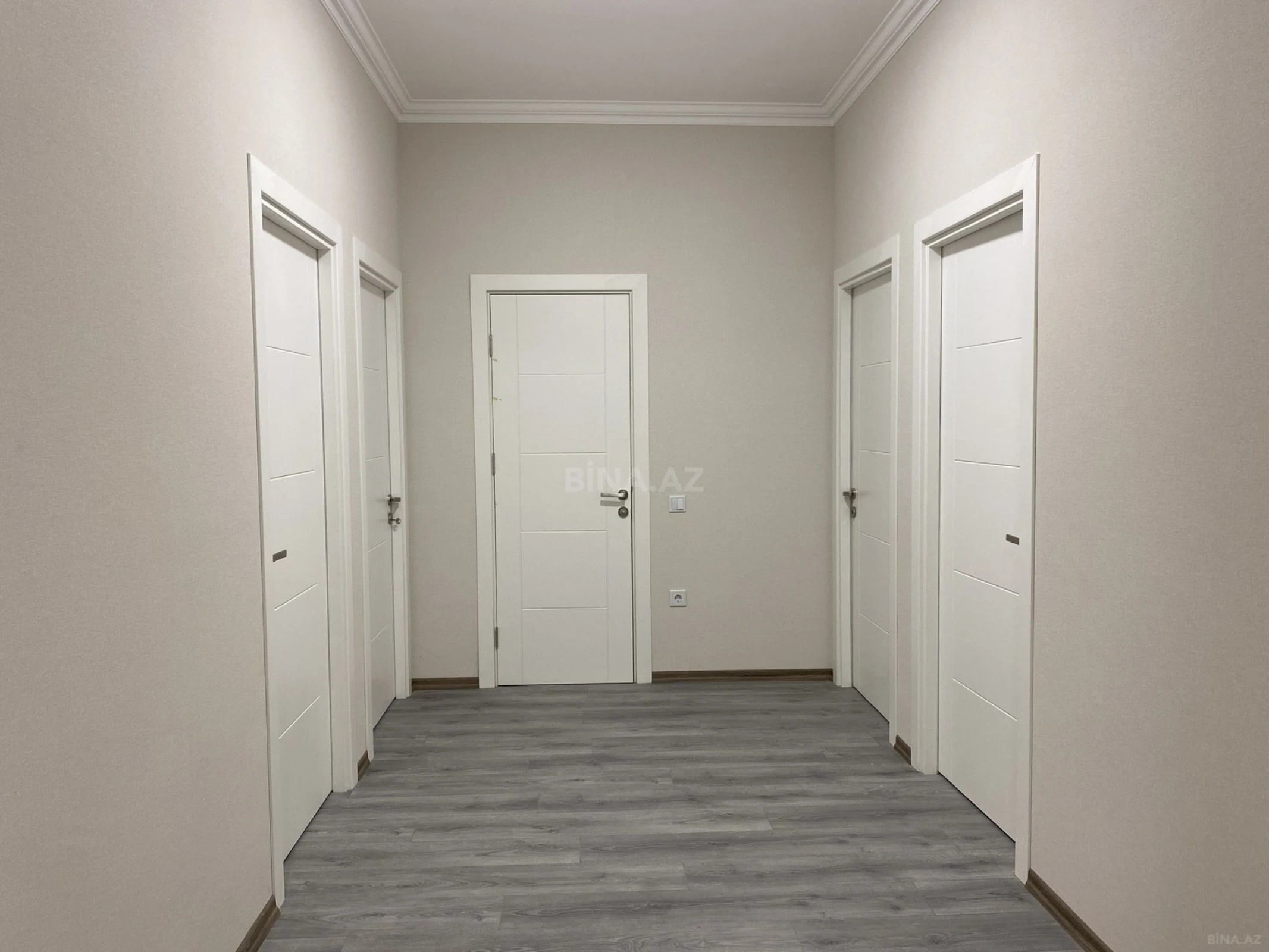 Satılır 3 otaqlı mənzil 106.8 m²