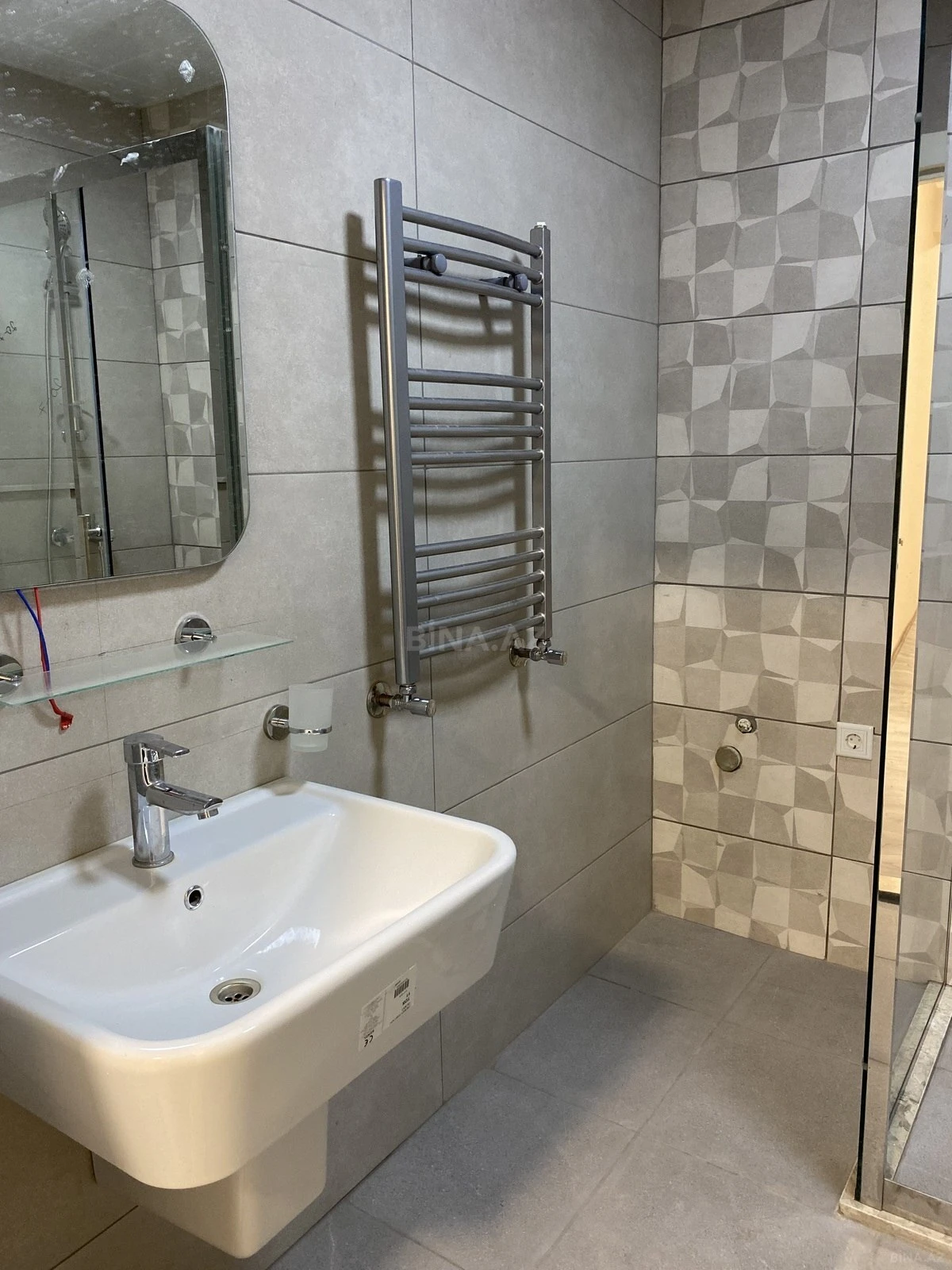 Satılır 3 otaqlı mənzil 106.8 m²