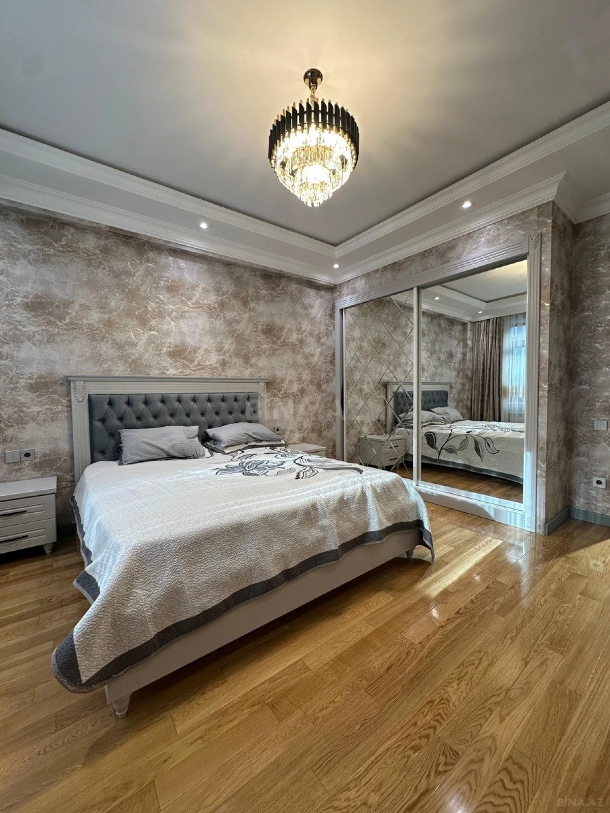 Kirayə verilir 3 otaqlı mənzil 110 m²