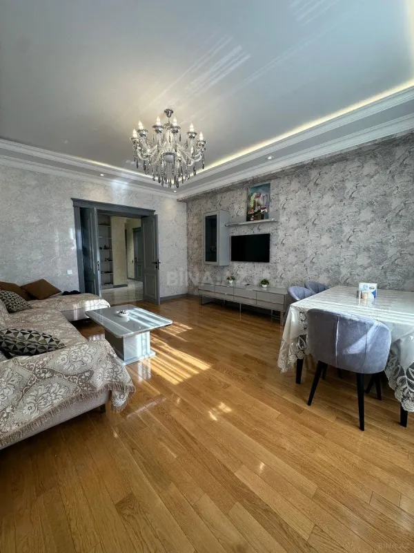 Kirayə verilir 3 otaqlı mənzil 110 m²