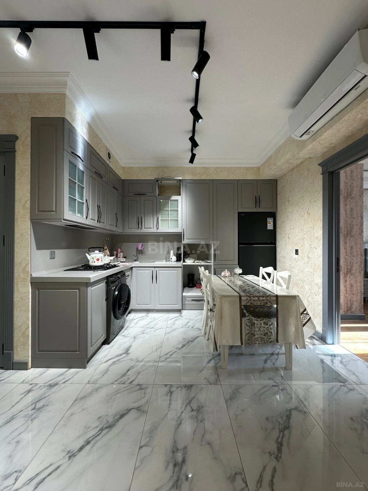 Kirayə verilir 3 otaqlı mənzil 110 m²