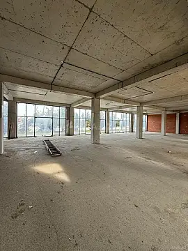 Satılır obyekt 390.3 m²