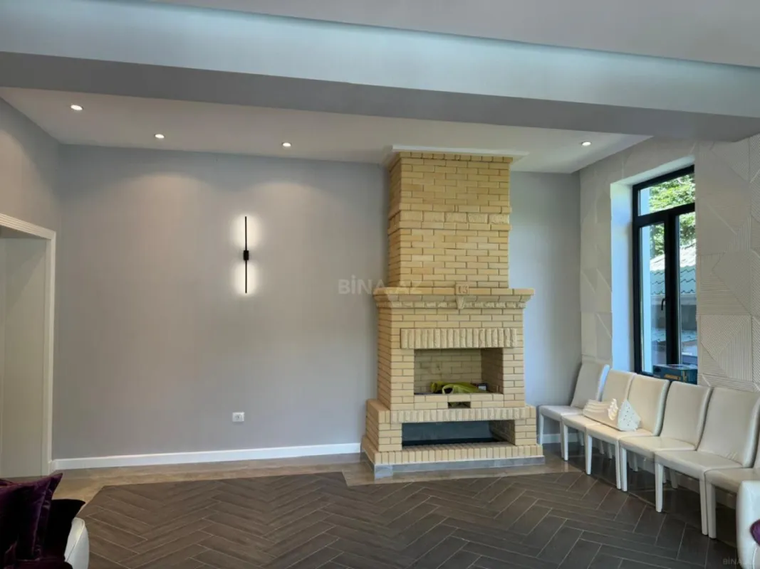 Satılır 8 otaqlı həyət evi 300 m²