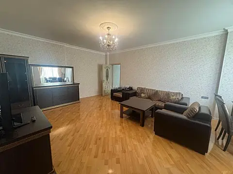 Kirayə verilir 2 otaqlı mənzil 110 m²