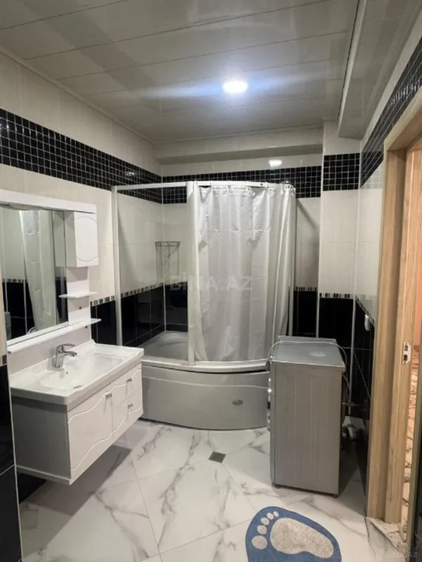 Kirayə verilir 2 otaqlı mənzil 110 m²