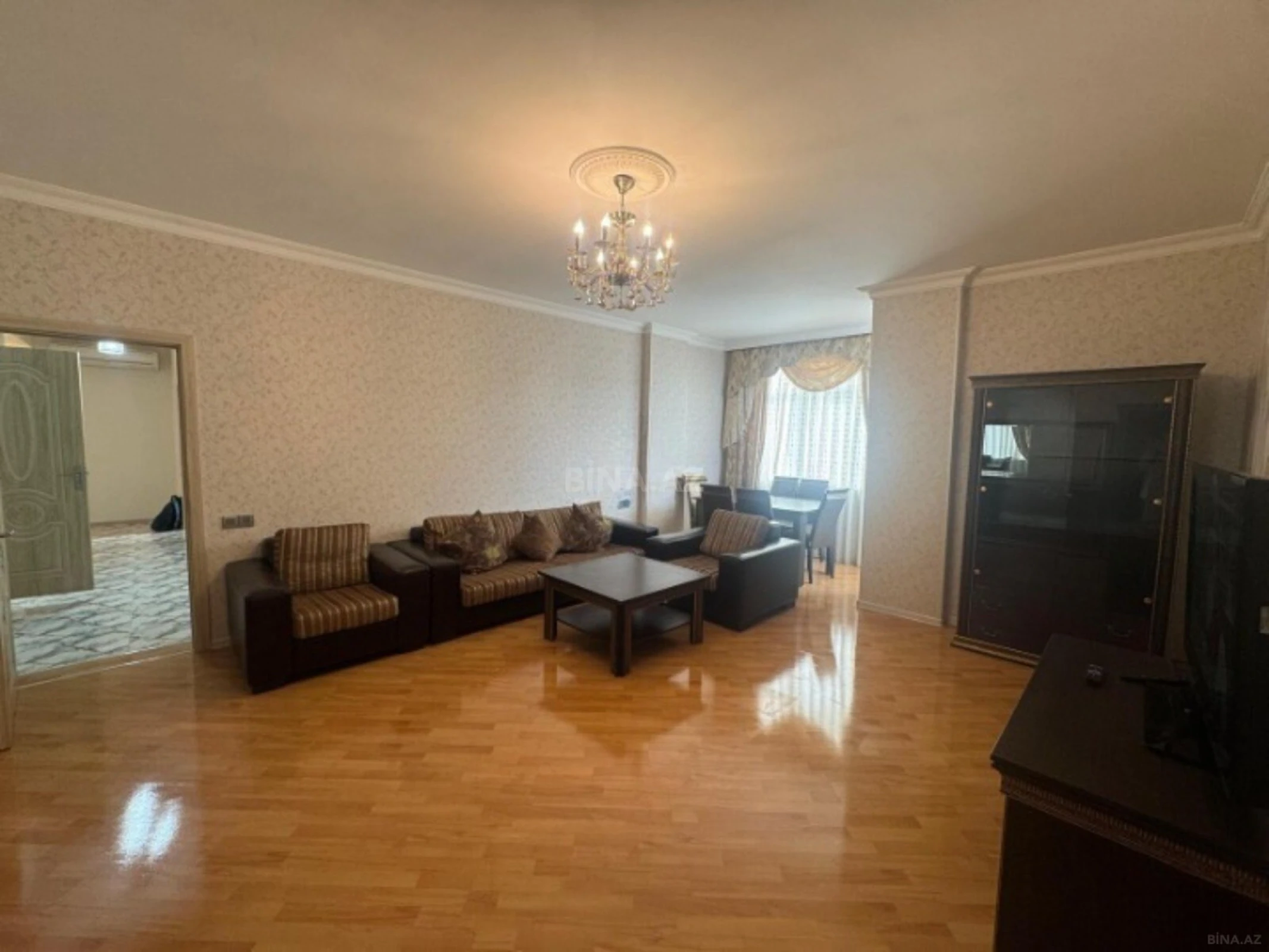 Kirayə verilir 2 otaqlı mənzil 110 m²