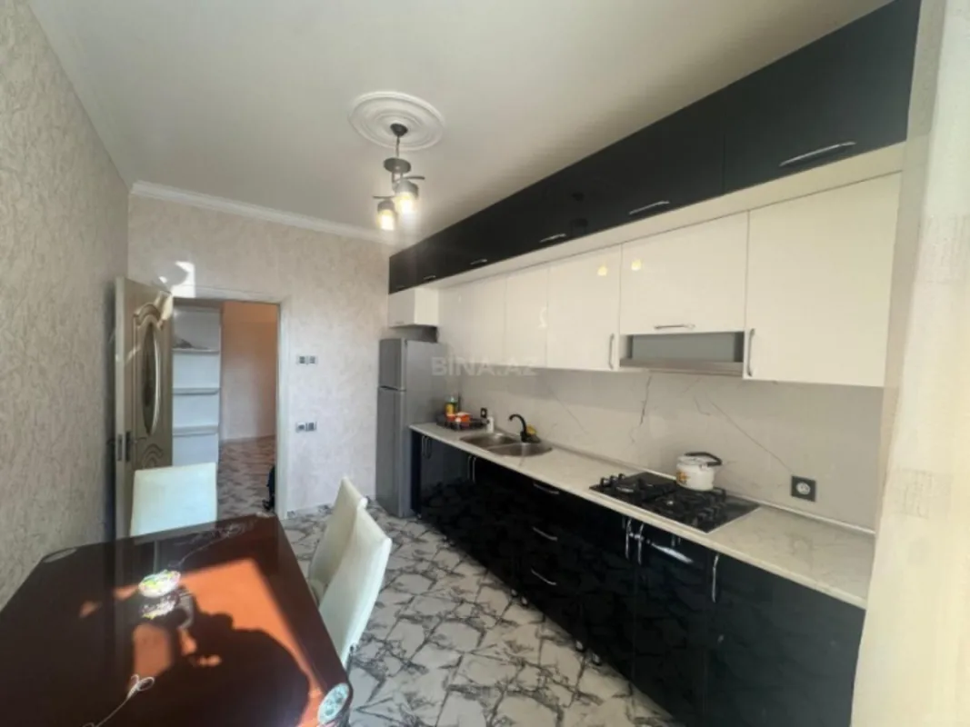 Kirayə verilir 2 otaqlı mənzil 110 m²