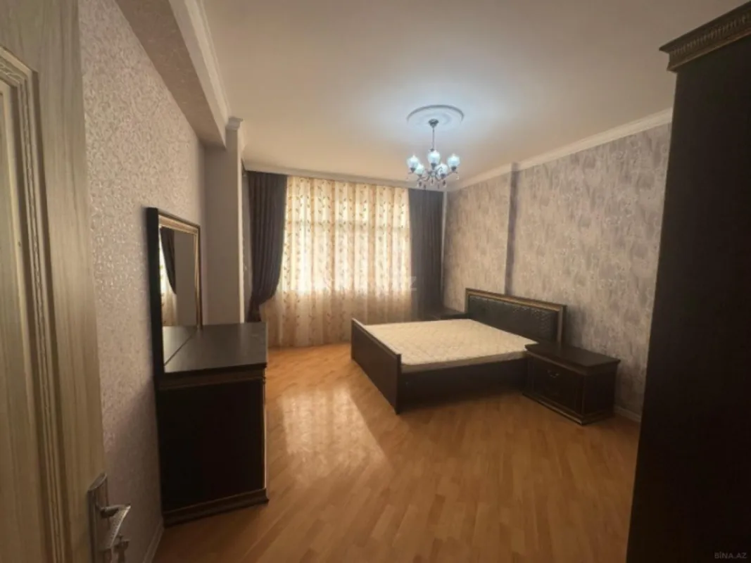 Kirayə verilir 2 otaqlı mənzil 110 m²