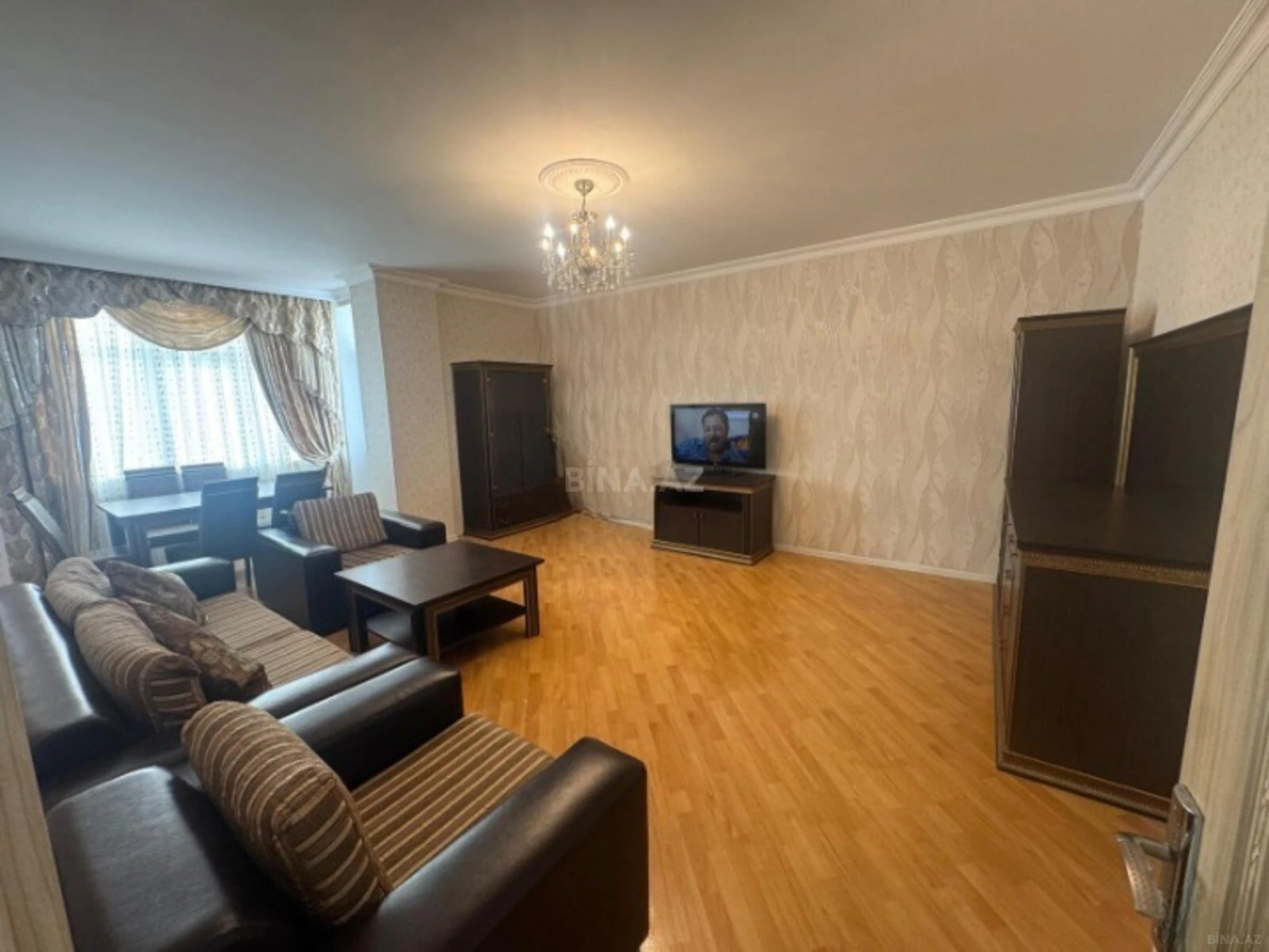 Kirayə verilir 2 otaqlı mənzil 110 m²