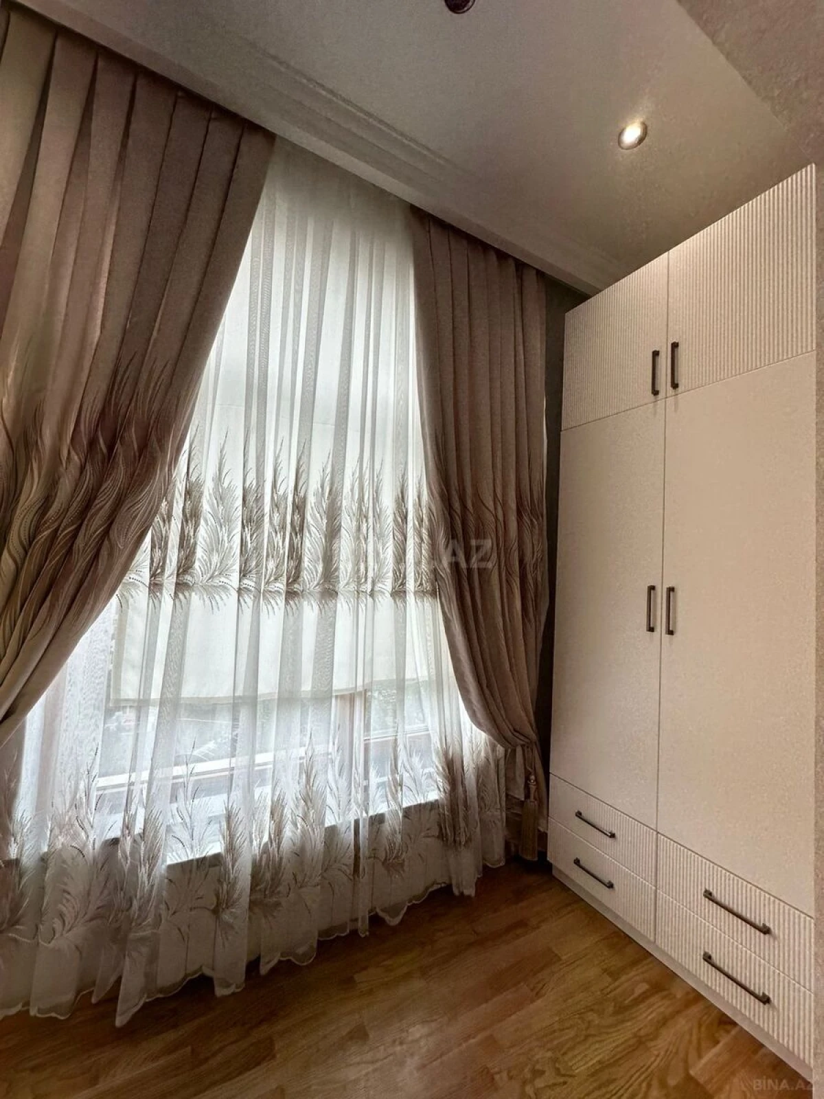 Kirayə verilir 3 otaqlı mənzil 98 m²