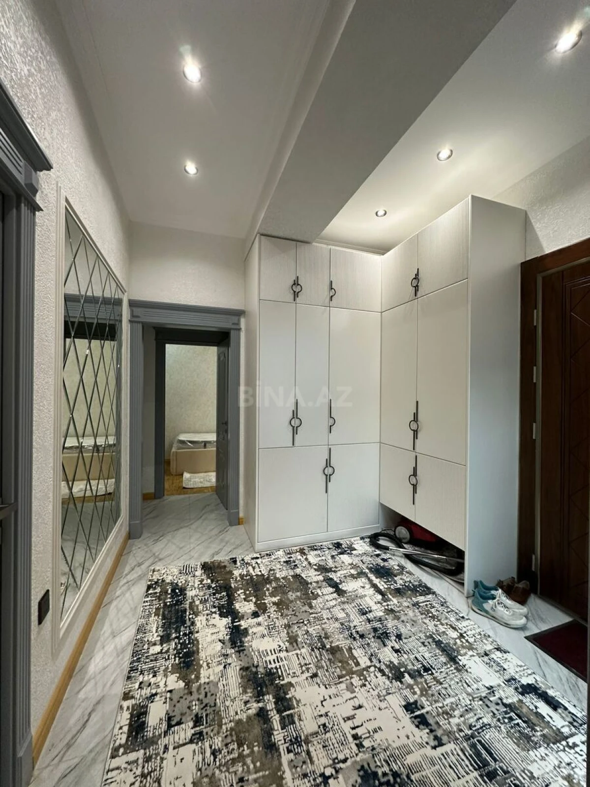 Kirayə verilir 3 otaqlı mənzil 98 m²