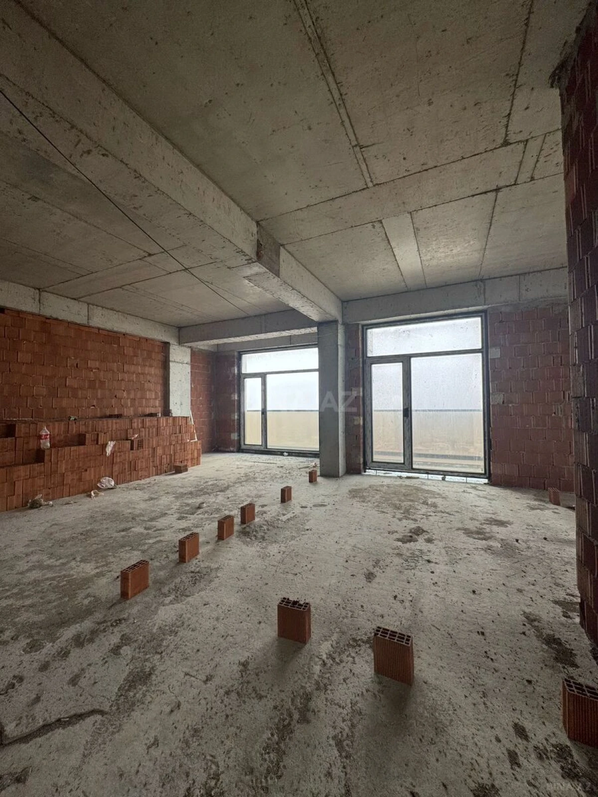 Satılır 2 otaqlı mənzil 72 m²