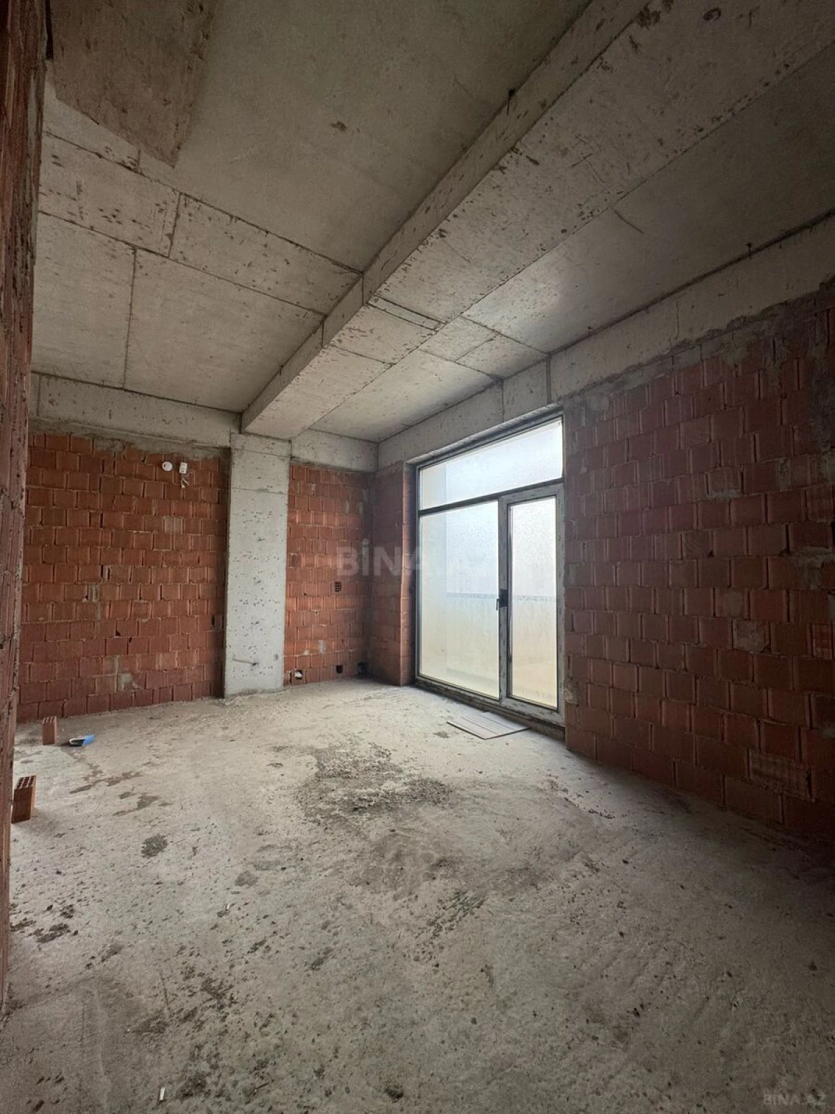 Satılır 2 otaqlı mənzil 72 m²