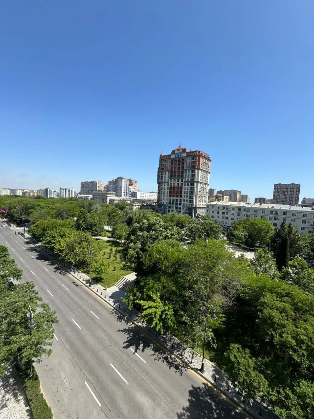 Satılır 2 otaqlı mənzil 72 m²