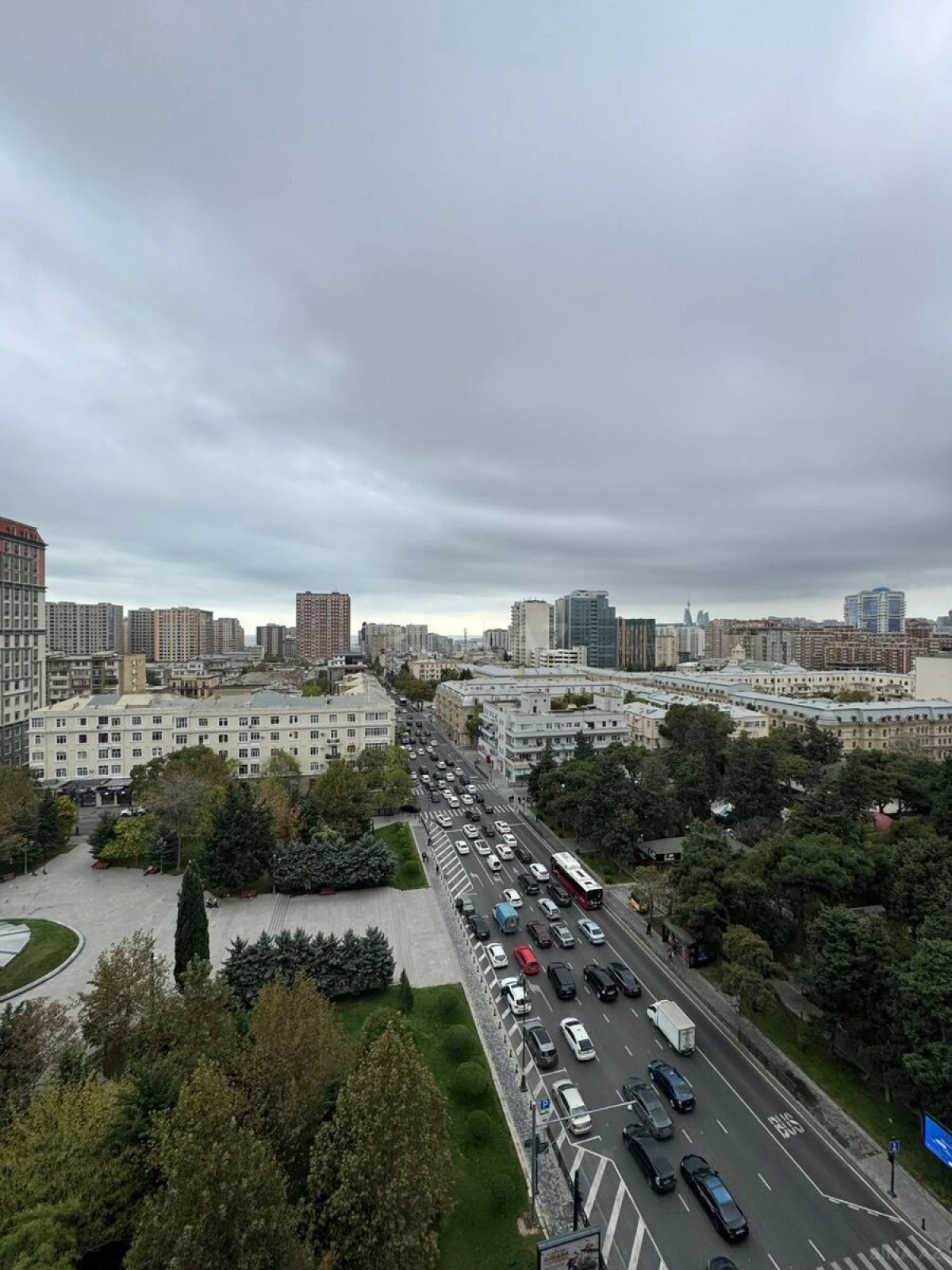 Satılır 2 otaqlı mənzil 72 m²