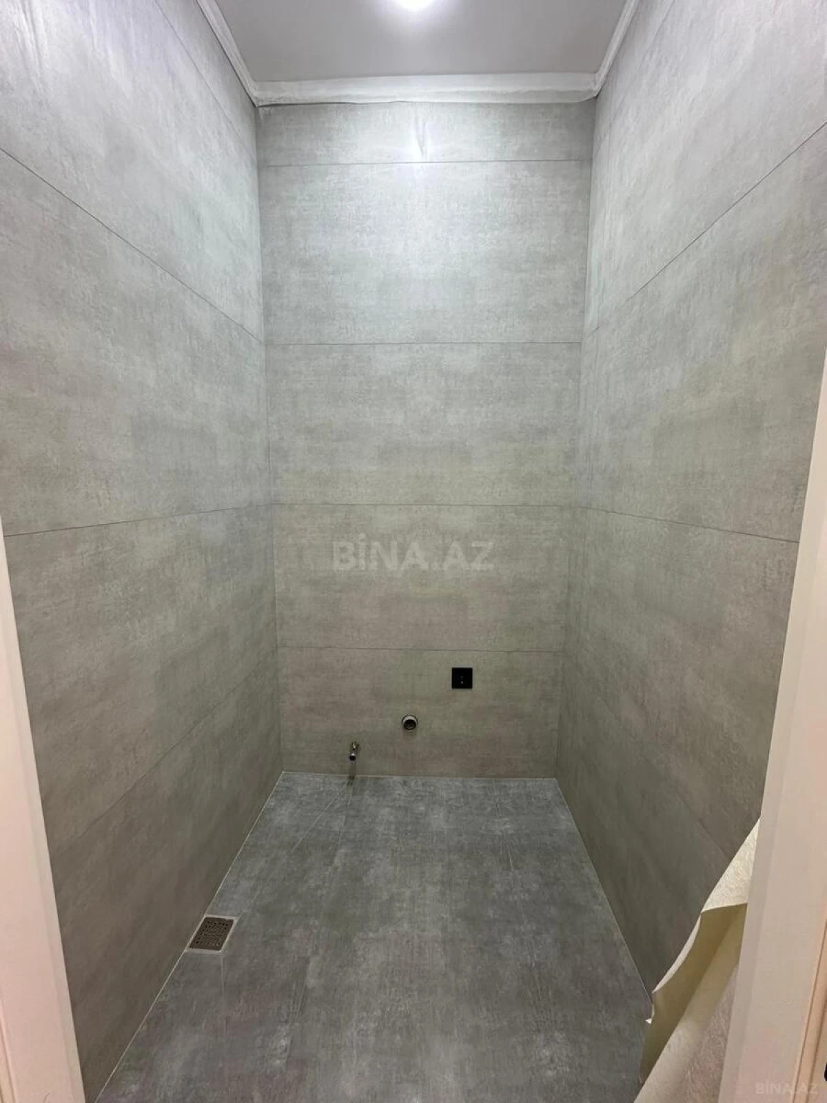 Satılır 3 otaqlı mənzil 135 m²