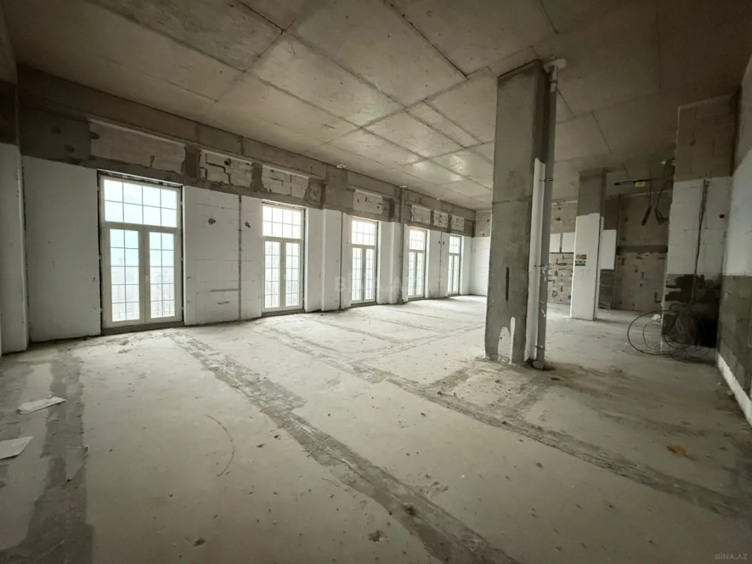 Satılır 3 otaqlı mənzil 143 m²